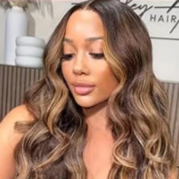 Lovely 30 Inch Loose Bodywave Ombre Lace Front Wig Color# 4/27 Hi-Lites - Picture 2 of 9